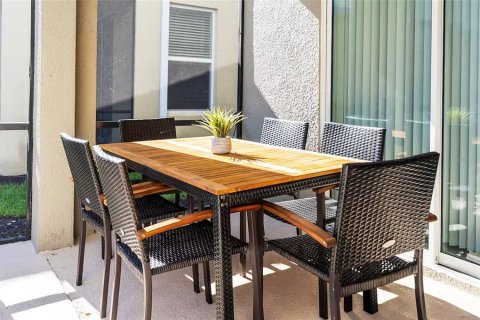 Casa en venta en Kissimmee, Florida, 5 dormitorios, 278.34 m2 № 1908166 - foto 30