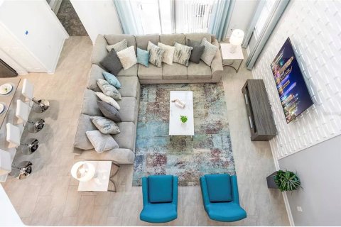Casa en venta en Kissimmee, Florida, 5 dormitorios, 278.34 m2 № 1908166 - foto 11