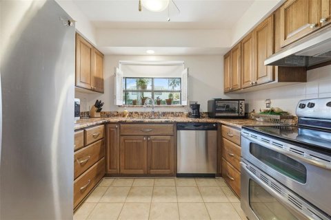 House in Eustis, Florida 3 bedrooms, 163.42 sq.m. № 2129903 - photo 8