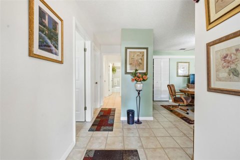 House in Eustis, Florida 3 bedrooms, 163.42 sq.m. № 2129903 - photo 7