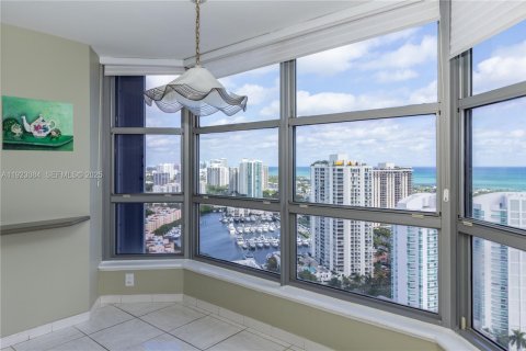 Copropriété à louer à Aventura, Floride: 2 chambres, 136.01 m2 № 1983816 - photo 25