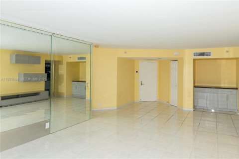 Copropriété à louer à Aventura, Floride: 2 chambres, 136.01 m2 № 1983816 - photo 8