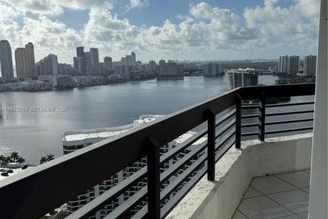 Condo à Aventura, Floride, 2 chambres  № 1983816