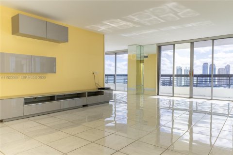 Copropriété à louer à Aventura, Floride: 2 chambres, 136.01 m2 № 1983816 - photo 4