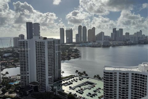 Copropriété à louer à Aventura, Floride: 2 chambres, 136.01 m2 № 1983816 - photo 2