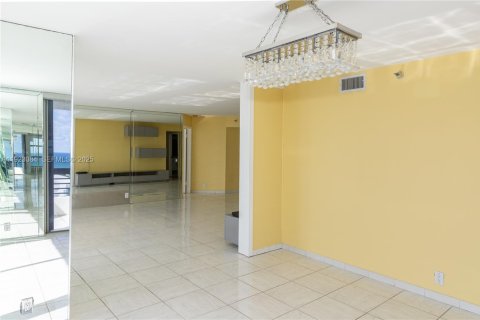 Copropriété à louer à Aventura, Floride: 2 chambres, 136.01 m2 № 1983816 - photo 16