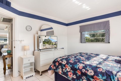 Condo in Lauderdale Lakes, Florida, 2 bedrooms  № 2082681 - photo 13