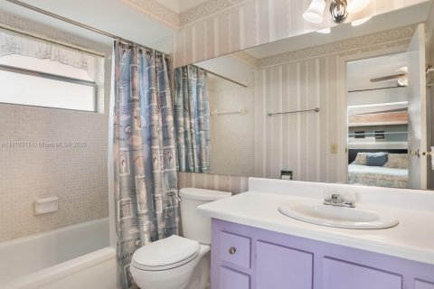 Condo in Lauderdale Lakes, Florida, 2 bedrooms  № 2082681 - photo 11