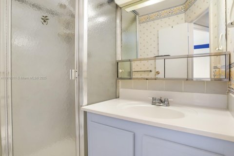 Condo in Lauderdale Lakes, Florida, 2 bedrooms  № 2082681 - photo 16
