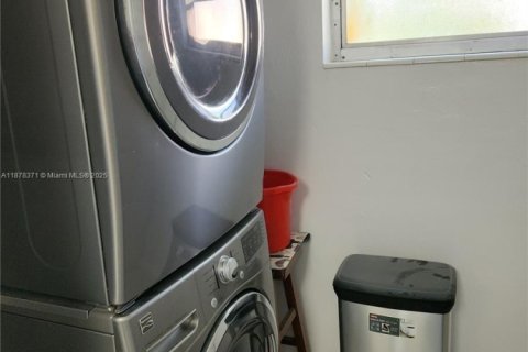 Снять в аренду кондоминиум в Майами, Флорида 2 спальни, 114.73м2, № 1927535 - фото 10