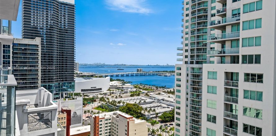 Студия в кондо в Майами, Флорида № 2013298