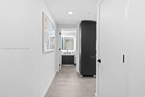 Купить кондоминиум в Майами, Флорида 41.43м2, № 2013298 - фото 11