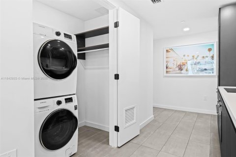 Купить кондоминиум в Майами, Флорида 41.43м2, № 2013298 - фото 10