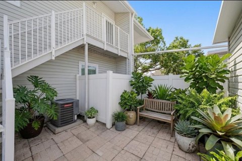 Condo in Tampa, Florida, 2 bedrooms № 2140606 - photo 5