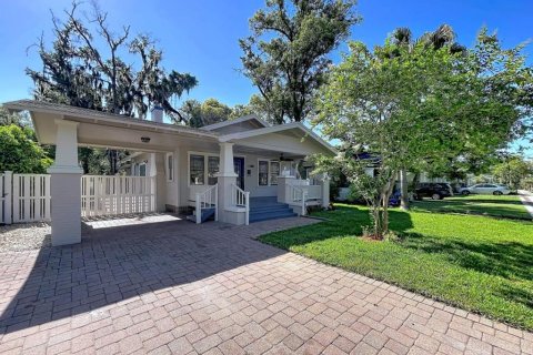 House in Lakeland, Florida 3 bedrooms, 107.77 sq.m. № 2201124 - photo 13