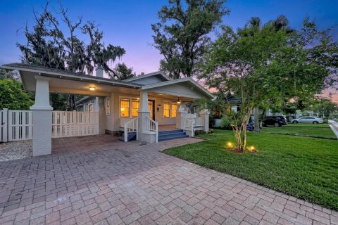 House in Lakeland, Florida 3 bedrooms, 107.77 sq.m. № 2201124 - photo 2