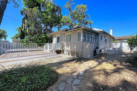 House in Lakeland, Florida 3 bedrooms, 107.77 sq.m. № 2201124 - photo 14