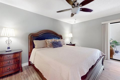 Townhouse in Haines City, Florida 3 bedrooms, 171.31 sq.m. № 1876045 - photo 19