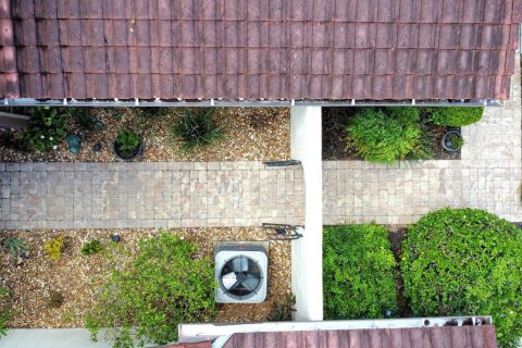 Townhouse in Haines City, Florida 3 bedrooms, 171.31 sq.m. № 1876045 - photo 6