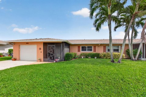 Villa ou maison à vendre à Delray Beach, Floride: 2 chambres, 141.86 m2 № 2414651 - photo 2