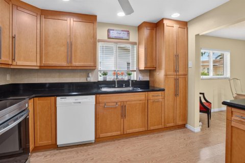 Villa ou maison à vendre à Delray Beach, Floride: 2 chambres, 141.86 m2 № 2414651 - photo 13