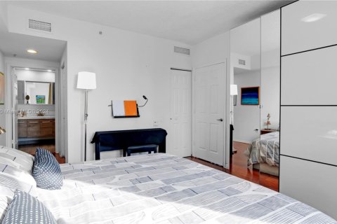 Condominio en venta en Miami, Florida, 2 dormitorios, 98.2 m2 № 1938382 - foto 14