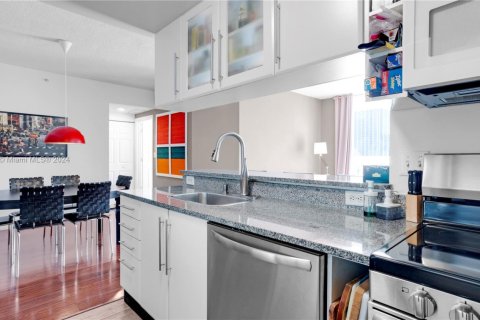 Condominio en venta en Miami, Florida, 2 dormitorios, 98.2 m2 № 1938382 - foto 12
