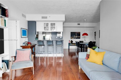 Condominio en venta en Miami, Florida, 2 dormitorios, 98.2 m2 № 1938382 - foto 1