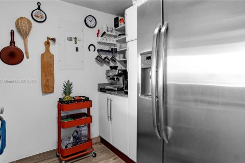 Condominio en venta en Miami, Florida, 2 dormitorios, 98.2 m2 № 1938382 - foto 13