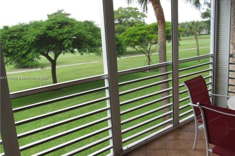 Condo in Pompano Beach, Florida, 3 bedrooms  № 1462905 - photo 13