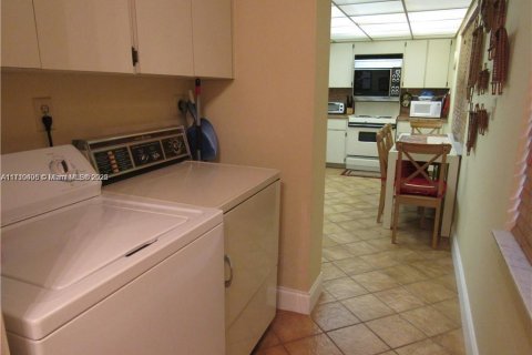 Copropriété à louer à Pompano Beach, Floride: 3 chambres, 150.5 m2 № 1462905 - photo 6
