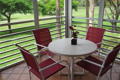 Condo in Pompano Beach, Florida, 3 bedrooms  № 1462905 - photo 8