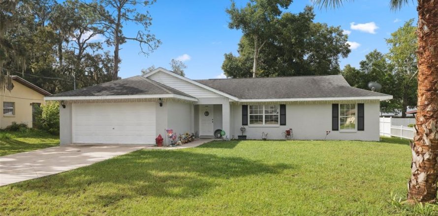 House in Inverness, Florida 3 bedrooms, 127.83 sq.m. № 1301332