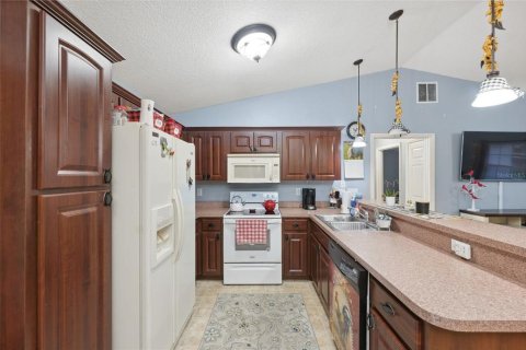 House in Inverness, Florida 3 bedrooms, 127.83 sq.m. № 1301332 - photo 12