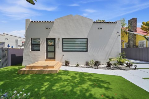 House in Miami, Florida 5 bedrooms, 173.73 sq.m. № 2247669 - photo 6