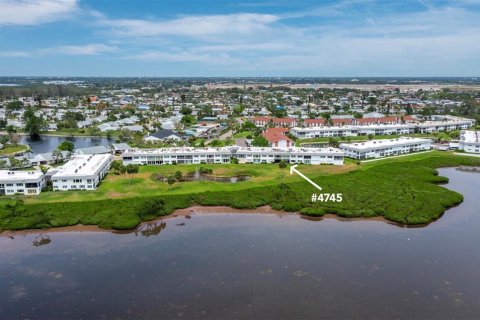 Condo in Bradenton, Florida, 2 bedrooms  № 1679293 - photo 1
