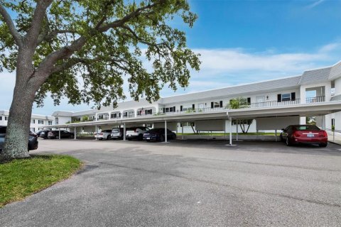 Condo in Bradenton, Florida, 2 bedrooms  № 1679293 - photo 4