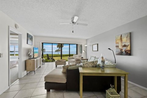 Condo in Bradenton, Florida, 2 bedrooms  № 1679293 - photo 9