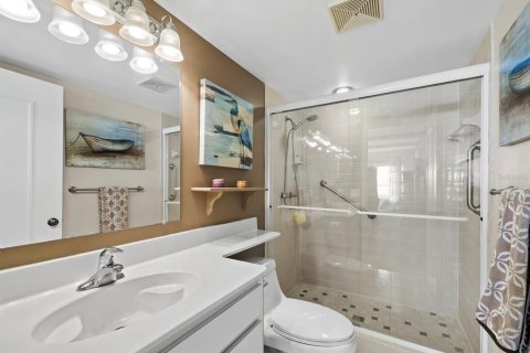 Condo in Bradenton, Florida, 2 bedrooms  № 1679293 - photo 29