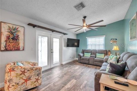 Casa en venta en Clearwater, Florida, 3 dormitorios, 161.37 m2 № 1871037 - foto 22