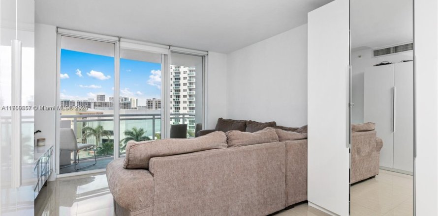 Condo à Hollywood, Floride, 1 chambre № 1712431