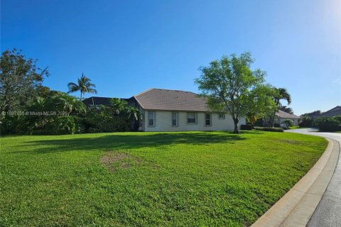 House in Greenacres, Florida 3 bedrooms, 195.09 sq.m. № 1739674 - photo 4