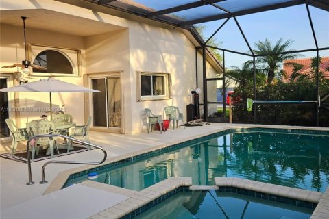 House in Greenacres, Florida 3 bedrooms, 195.09 sq.m. № 1739674 - photo 7