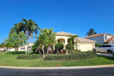 House in Greenacres, Florida 3 bedrooms, 195.09 sq.m. № 1739674 - photo 2