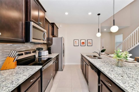 Casa en venta en Davenport, Florida, 7 dormitorios, 304.91 m2 № 1720174 - foto 9
