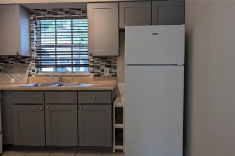 Townhouse in Tampa, Florida 2 bedrooms, 96.06 sq.m. № 1888635 - photo 4