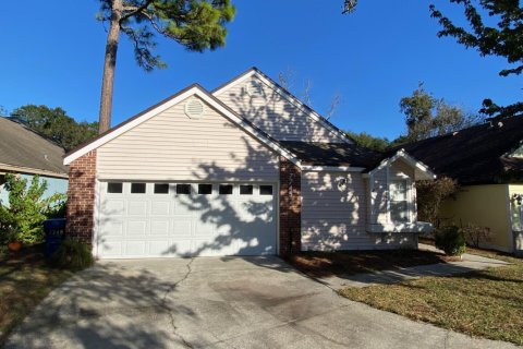 House in Jacksonville, Florida 2 bedrooms, 106.47 sq.m. № 824717 - photo 1