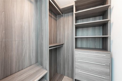 Купить кондоминиум в Майами, Флорида 1 спальня, 81.75м2, № 1940975 - фото 14