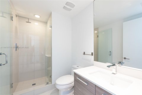 Купить кондоминиум в Майами, Флорида 1 спальня, 81.75м2, № 1940975 - фото 17