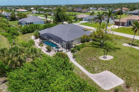 House in Rotonda, Florida 3 bedrooms, 277.78 sq.m. № 1781377 - photo 6